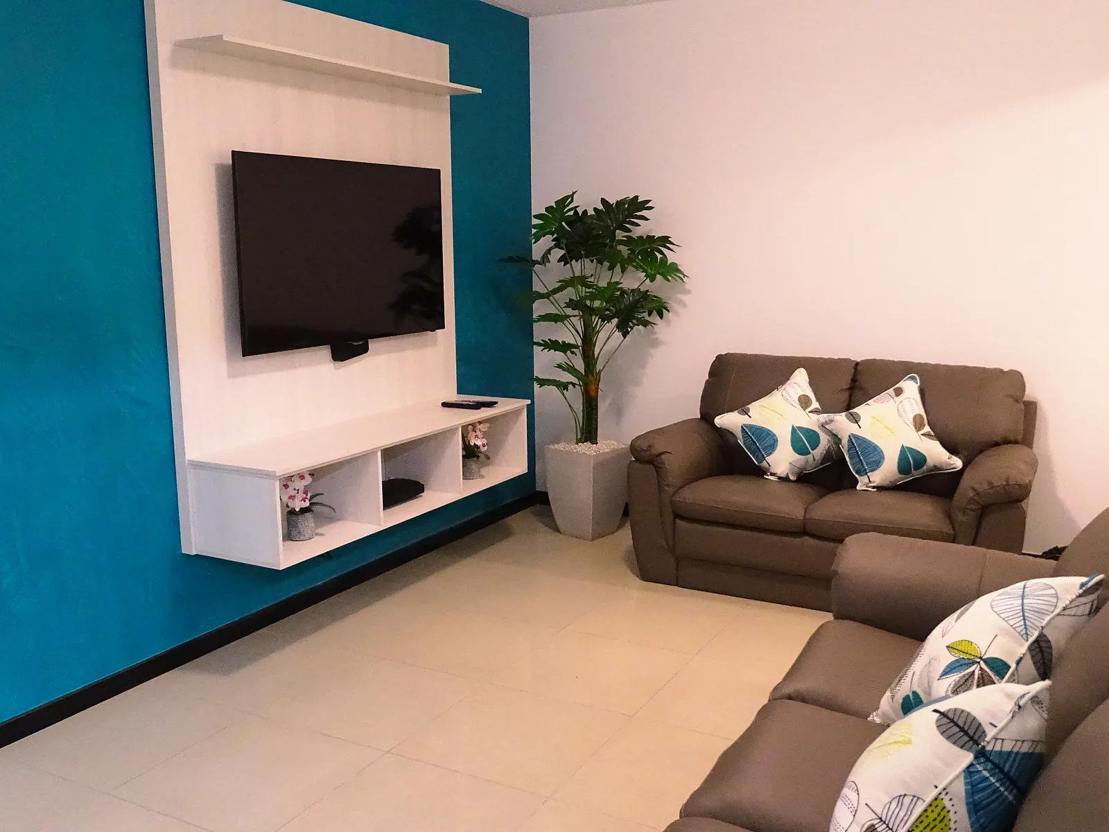 Living room of apartment 525